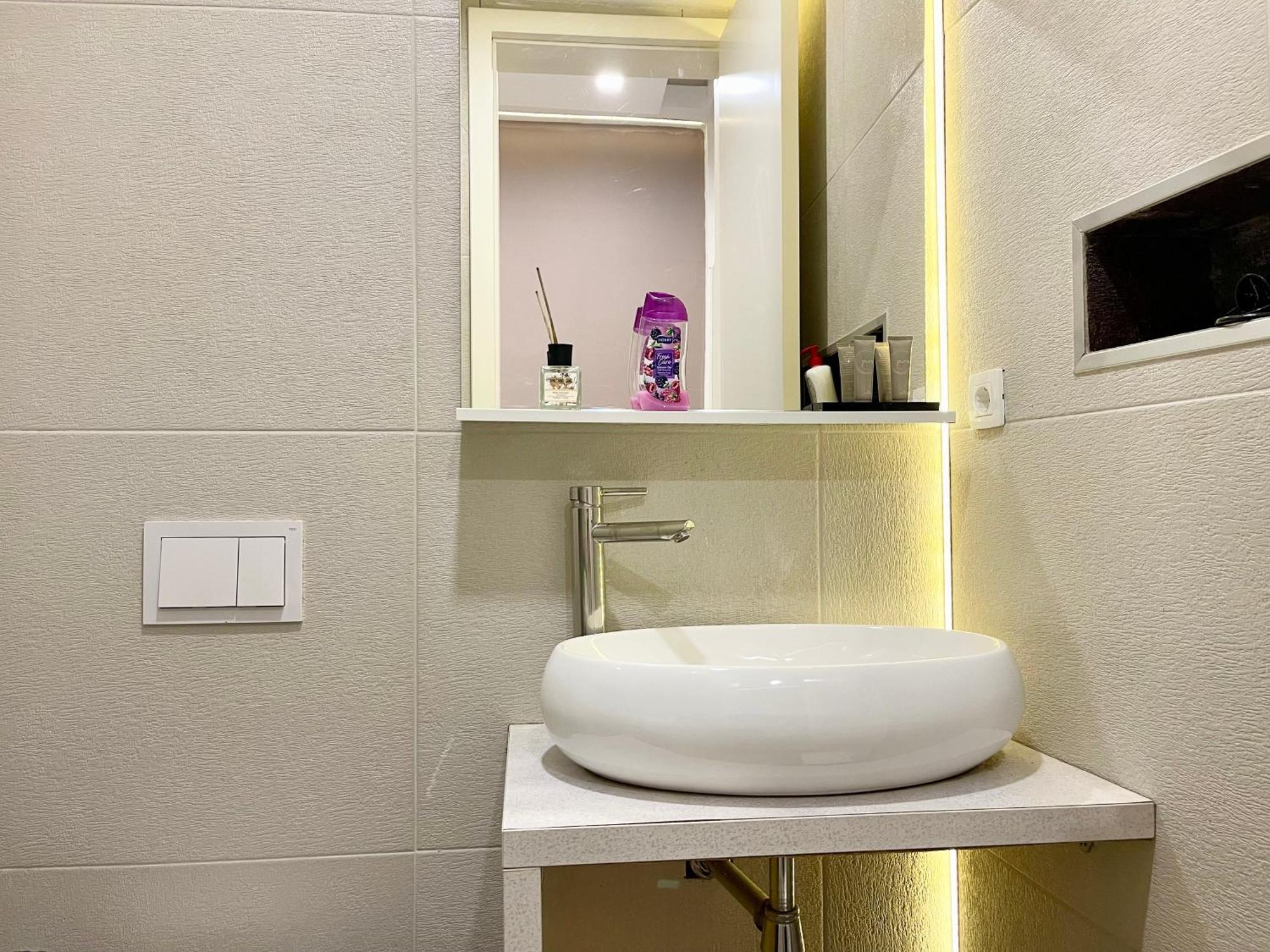 Relax Exclusive Apartment Free Public Parking Sarajevo Bagian luar foto