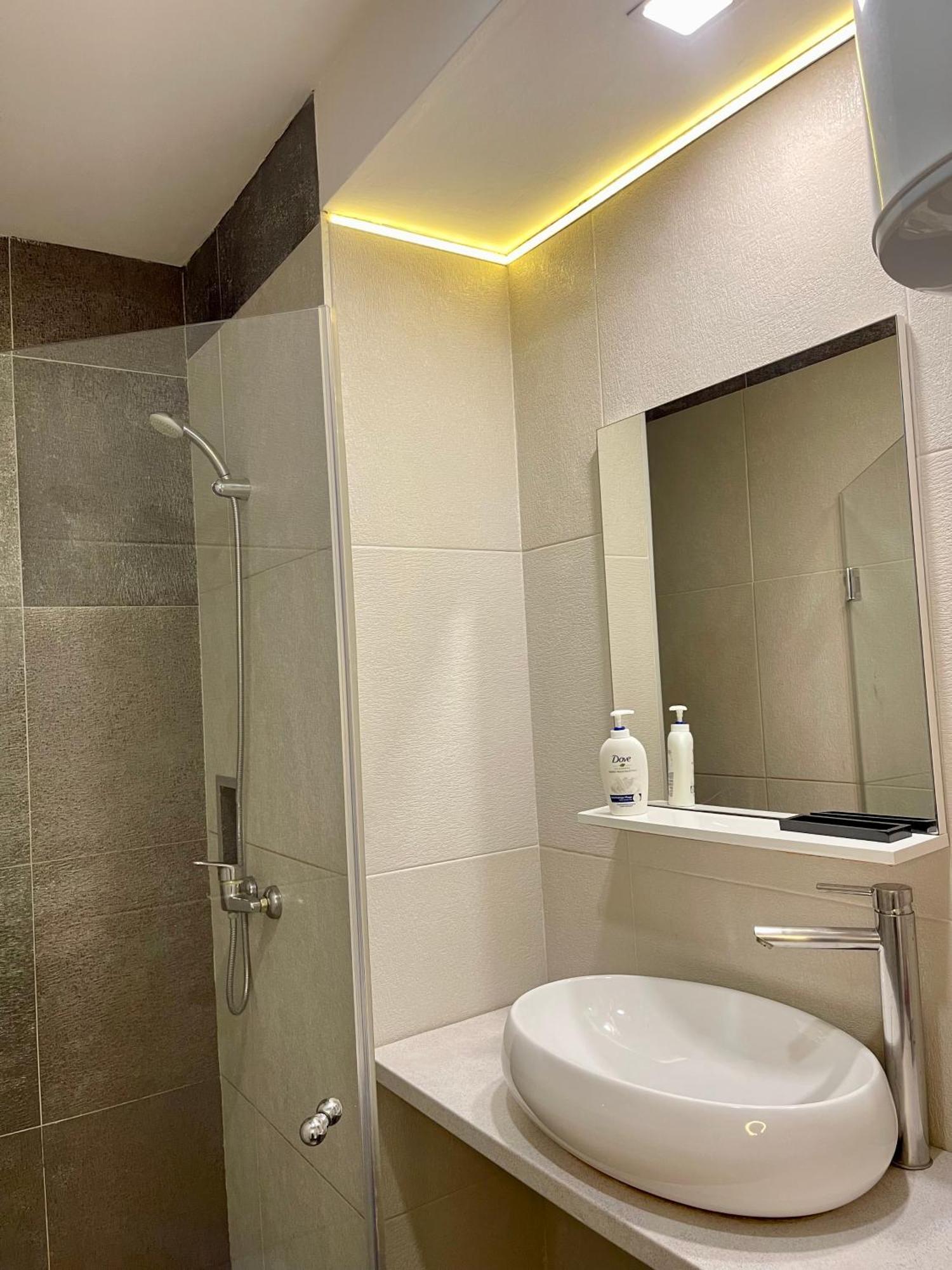 Relax Exclusive Apartment Free Public Parking Sarajevo Bagian luar foto