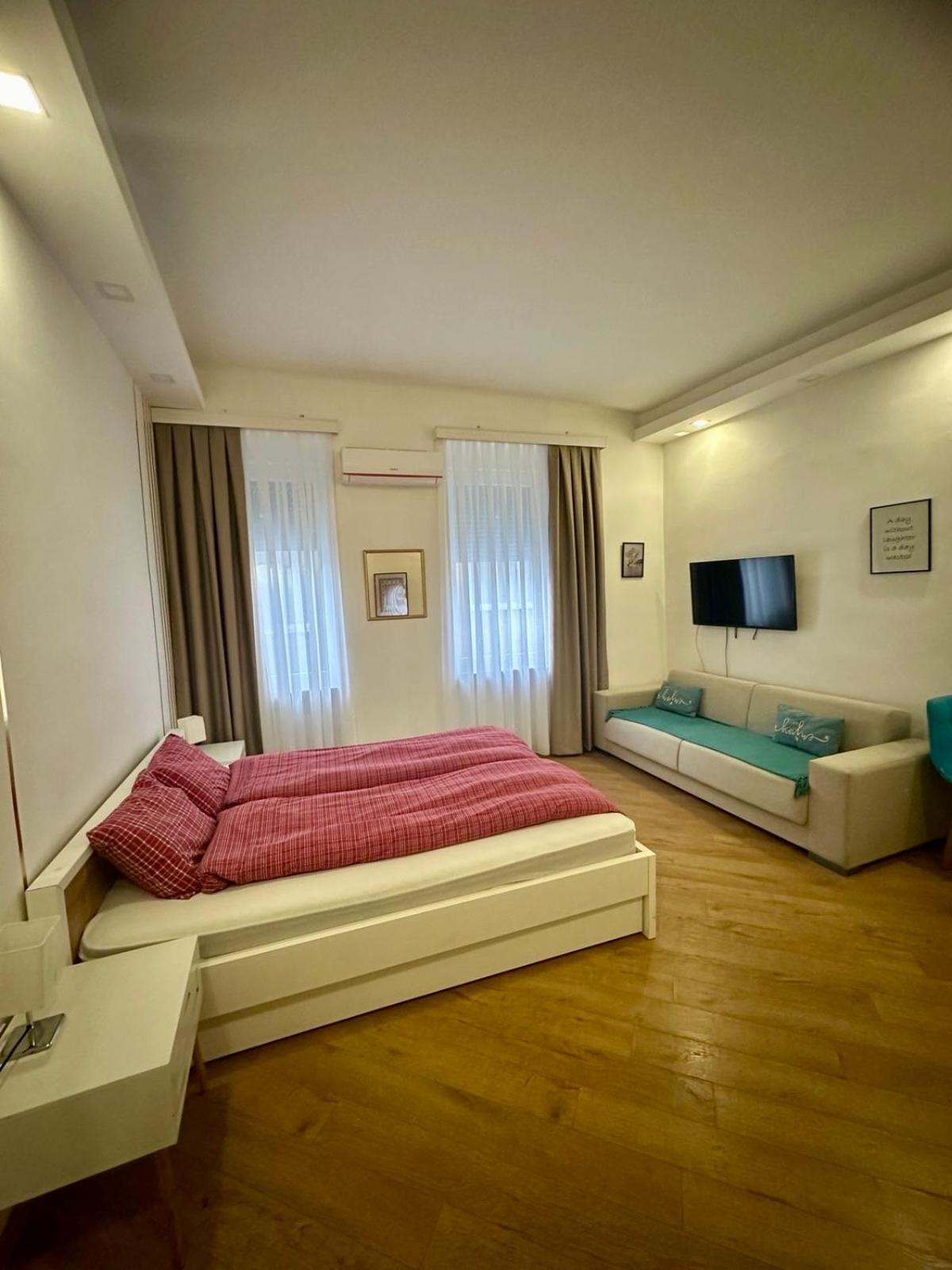 Relax Exclusive Apartment Free Public Parking Sarajevo Bagian luar foto