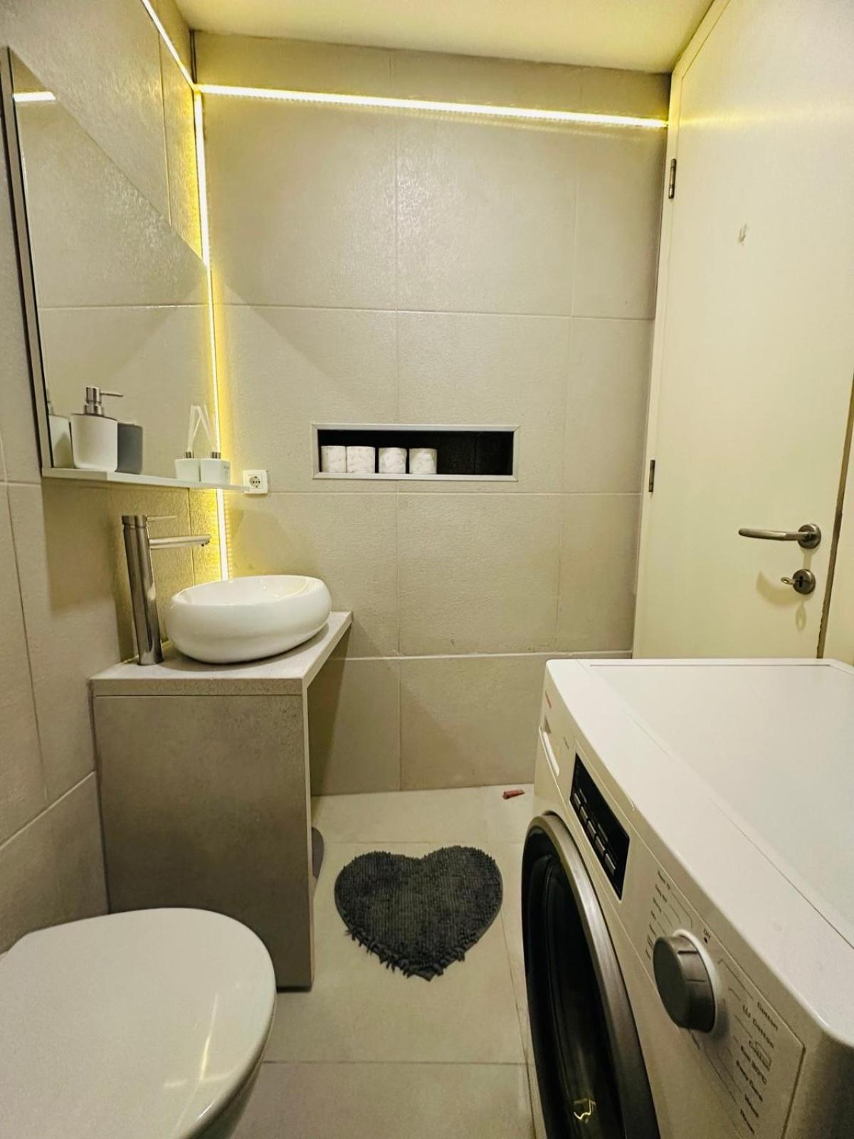 Relax Exclusive Apartment Free Public Parking Sarajevo Bagian luar foto