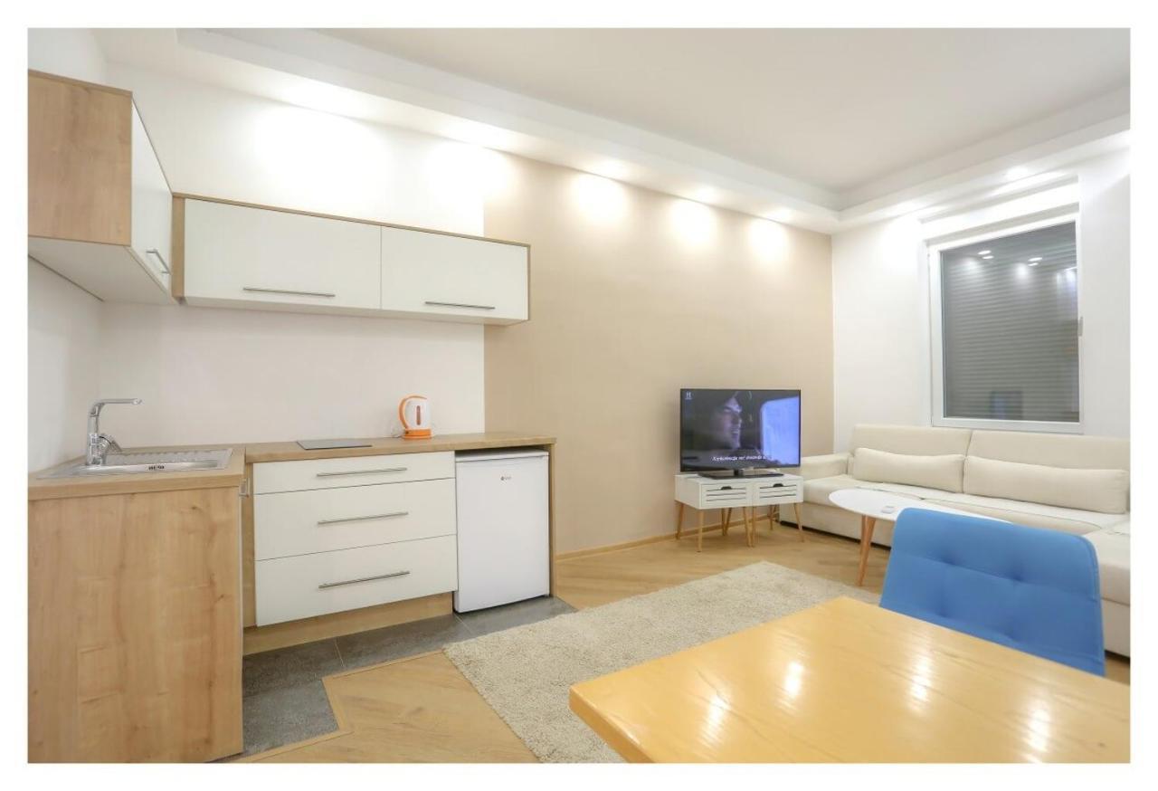 Relax Exclusive Apartment Free Public Parking Sarajevo Bagian luar foto